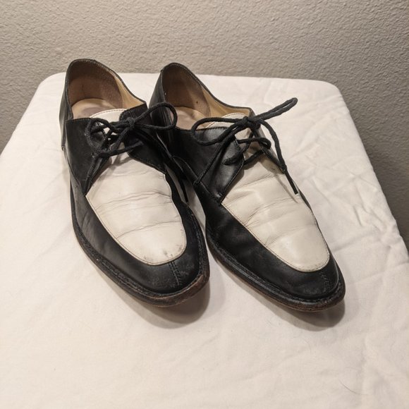 SOLD- Vintage Black & White Leather Loafers - Picture 8 of 14